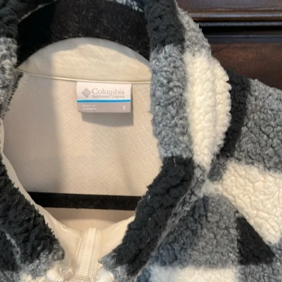 EUC Columbia Fleece Jacket - small - Picture 2 of 10